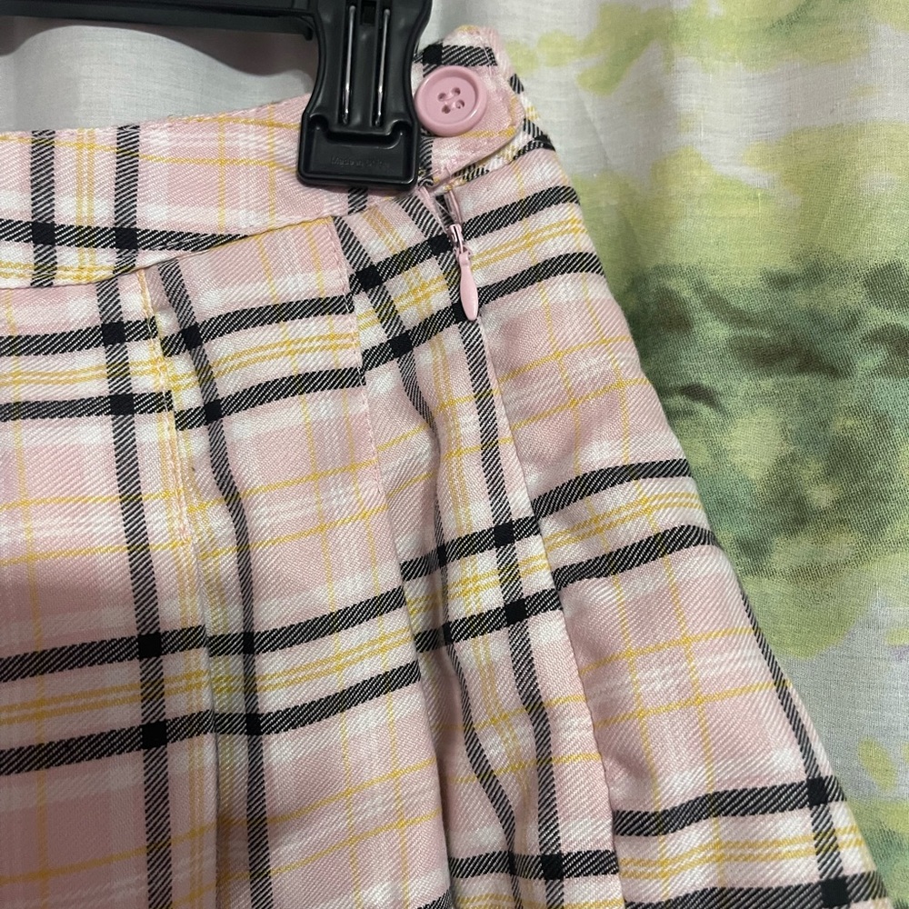 Pink plaid skirt 📚📝